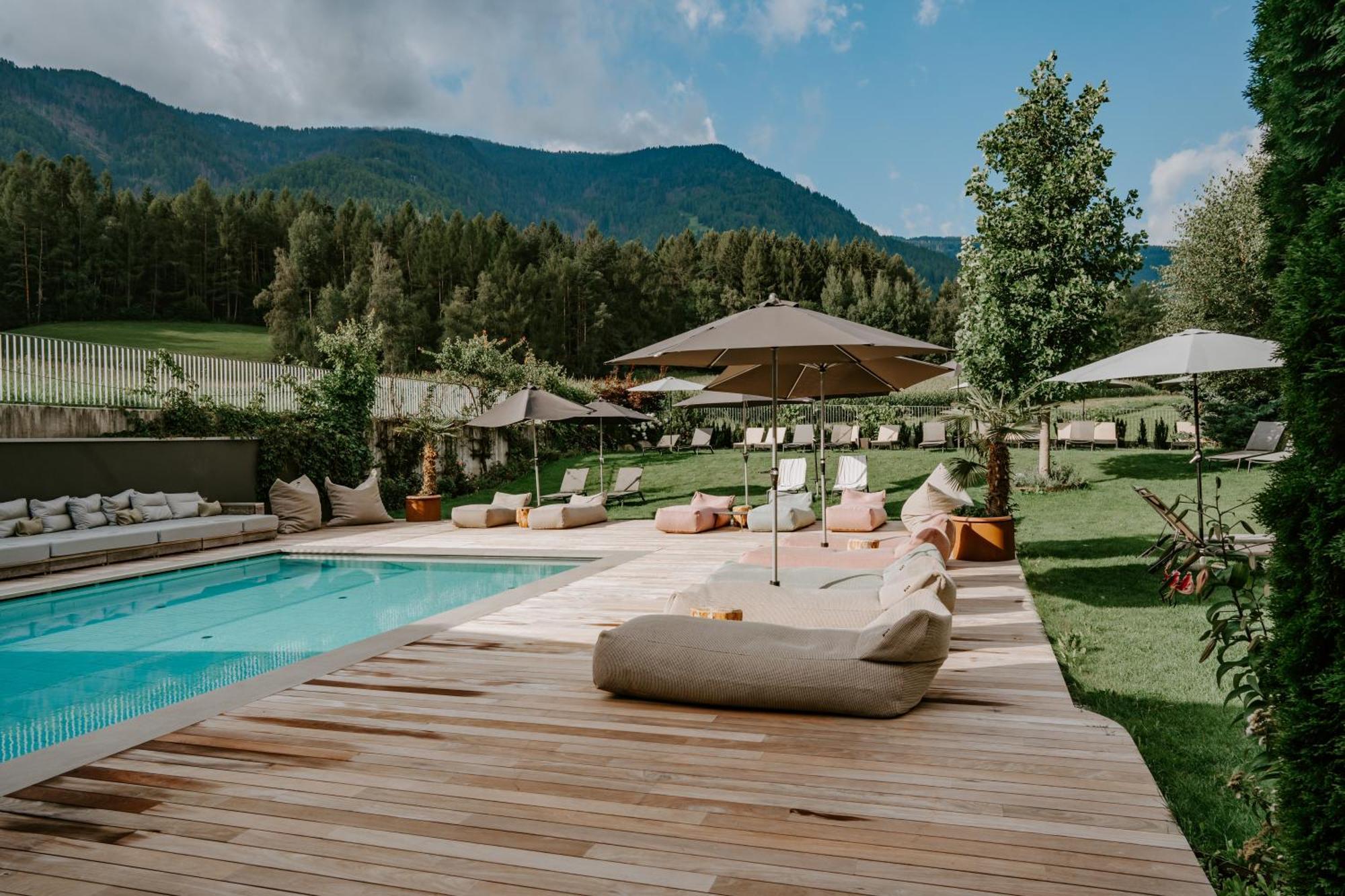 Hotel Petrus Brunico Esterno foto